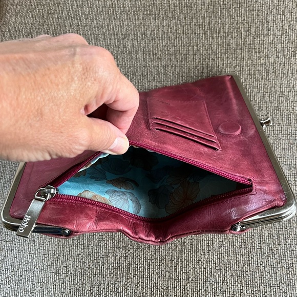 Hobo Lauren Wallet - Picture 4 of 9